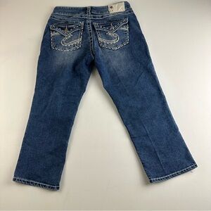 Silver women’s size 28 Suki flap Capri jeans with flap back button‎ pockets